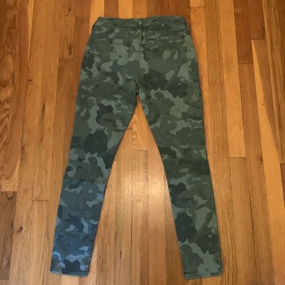 Old Navy - Rock Star Super Skinny - Mid-Rise - Women’s Size 6 - Picture 3 of 6